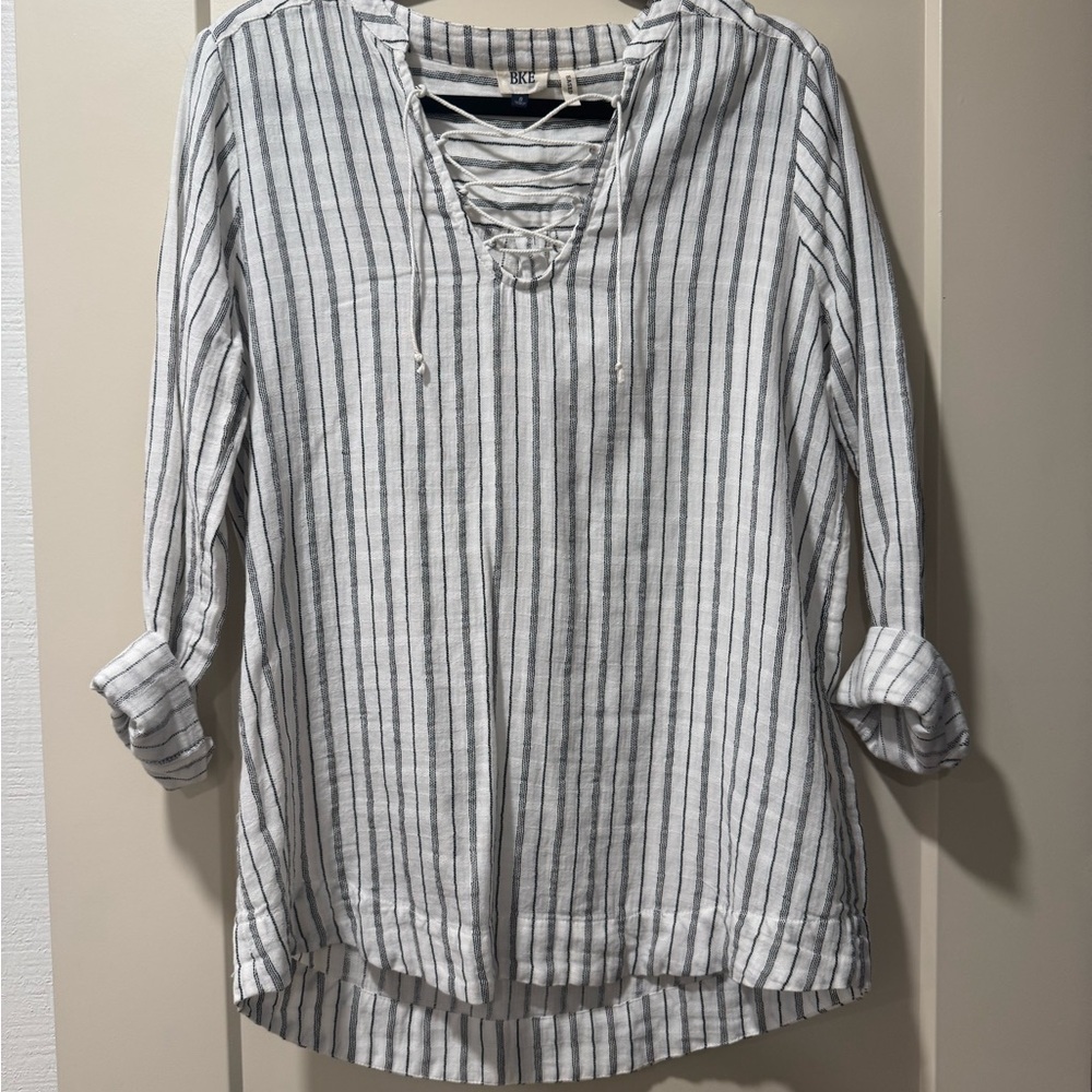Women's BKE Striped White and Black Top